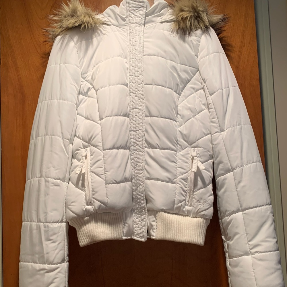 Adorable white puffer jacket